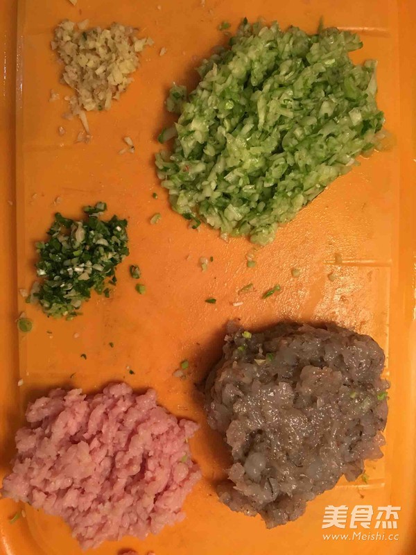 鮮蝦餛飩的做法-咸鮮味煮菜譜-易網(wǎng)<a href=http://www.jsjjzhkt.cn/ target=_blank class=infotextkey>健康養(yǎng)生</a>網(wǎng) 鮮蝦餛飩的做法-咸鮮味煮菜譜