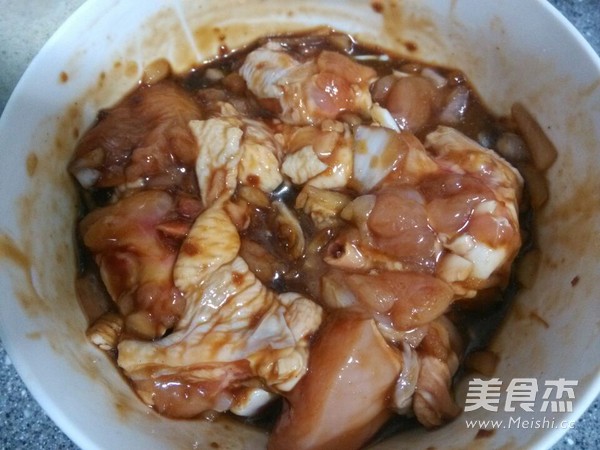 青椒雞翅的做法-其它口味燒菜譜-易網(wǎng)健康養(yǎng)生網(wǎng) 青椒雞翅的做法-其它口味燒菜譜