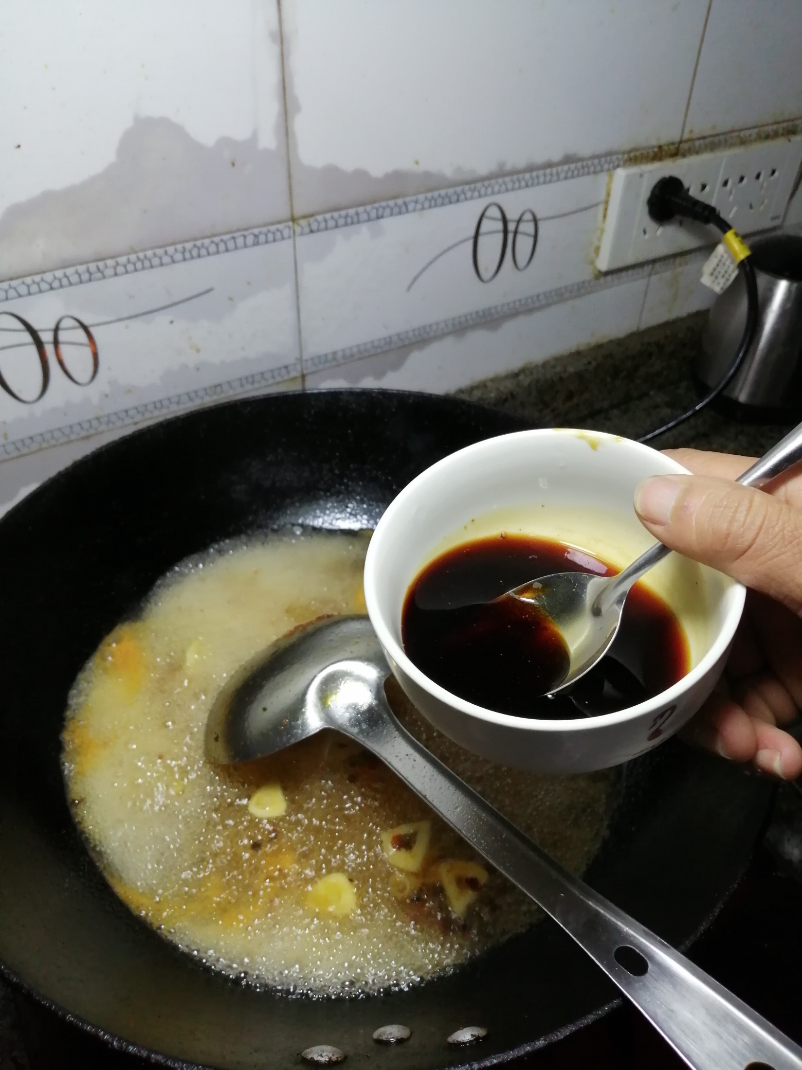 簡單的虎皮雞蛋的做法-家常味炸菜譜-易網健康養生網 簡單的虎皮雞蛋的做法-家常味炸菜譜