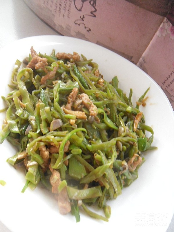 里脊肉炒扁豆絲的做法-家常味炒菜譜