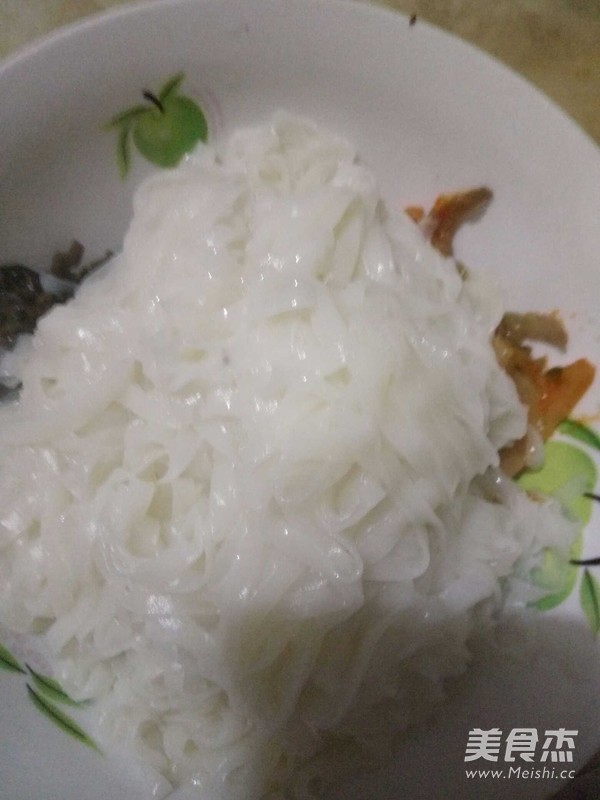 拌面的做法-五香味拌菜譜-易網(wǎng)健康養(yǎng)生網(wǎng) 拌面的做法-五香味拌菜譜