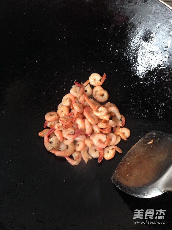 雞蛋菌菇蝦仁的做法-咸鮮味炒菜譜-易網健康養生網 雞蛋菌菇蝦仁的做法-咸鮮味炒菜譜