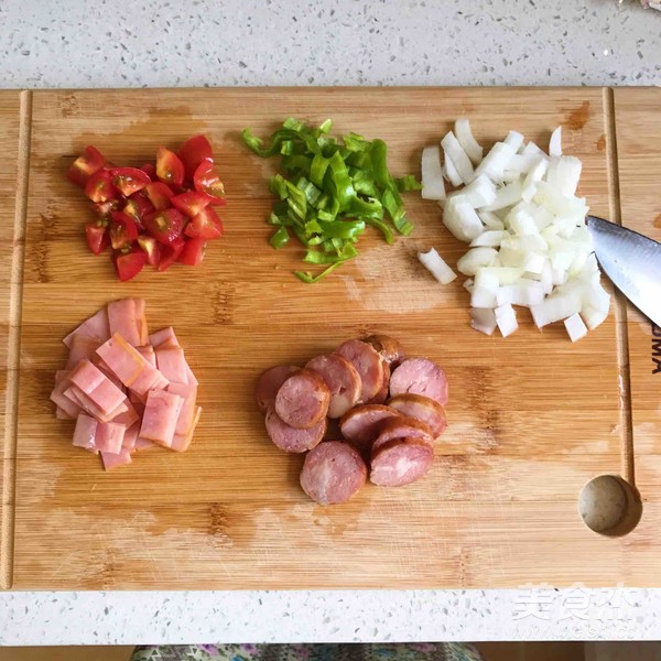 培根香腸披薩的做法-家常味烤菜譜-易網(wǎng)健康養(yǎng)生網(wǎng) 培根香腸披薩的做法-家常味烤菜譜