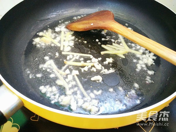 雙椒辣炒螃蟹的做法-家常味炒菜譜