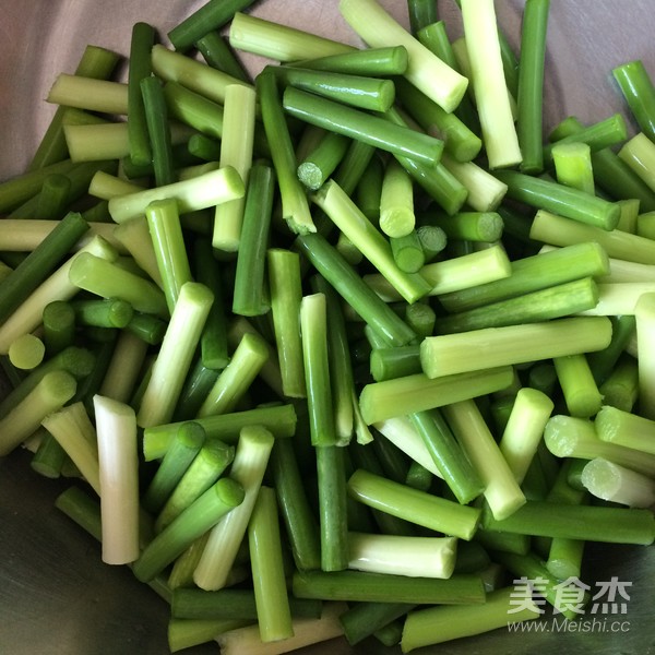 蒜薹小炒肉的做法-家常味炒菜譜