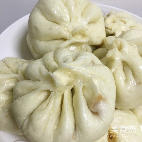 解饞的薺菜肉包子的做法-咸鮮味蒸菜譜