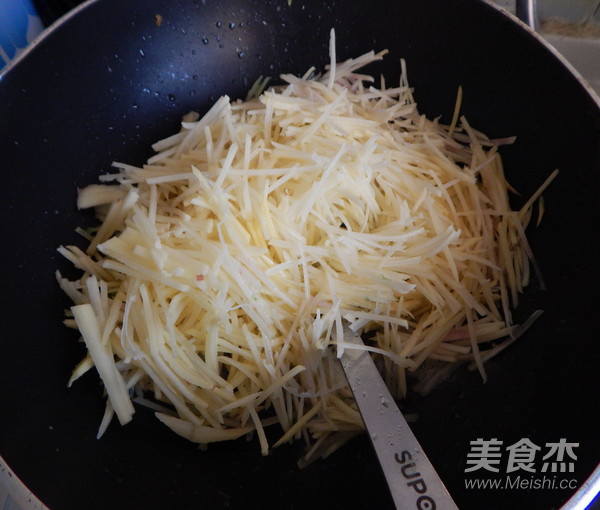 西紅柿炒土豆絲的做法-家常味炒菜譜-易網(wǎng)健康養(yǎng)生網(wǎng) 西紅柿炒土豆絲的做法-家常味炒菜譜