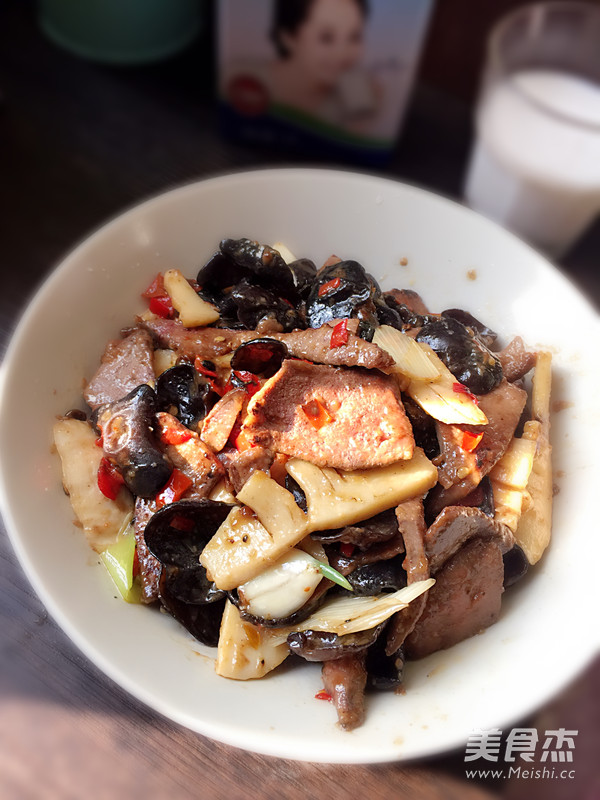 火爆豬肝的做法-香辣味炒菜譜