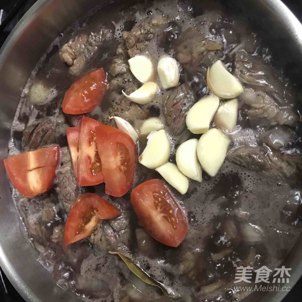 紅酒燉牛肉配糙米飯的做法-奶香味燉菜譜-易網健康養生網 紅酒燉牛肉配糙米飯的做法-奶香味燉菜譜