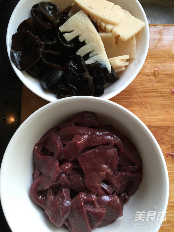 火爆豬肝的做法-香辣味炒菜譜