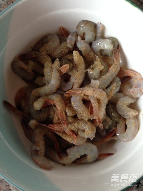 雞蛋菌菇蝦仁的做法-咸鮮味炒菜譜-易網健康養生網 雞蛋菌菇蝦仁的做法-咸鮮味炒菜譜