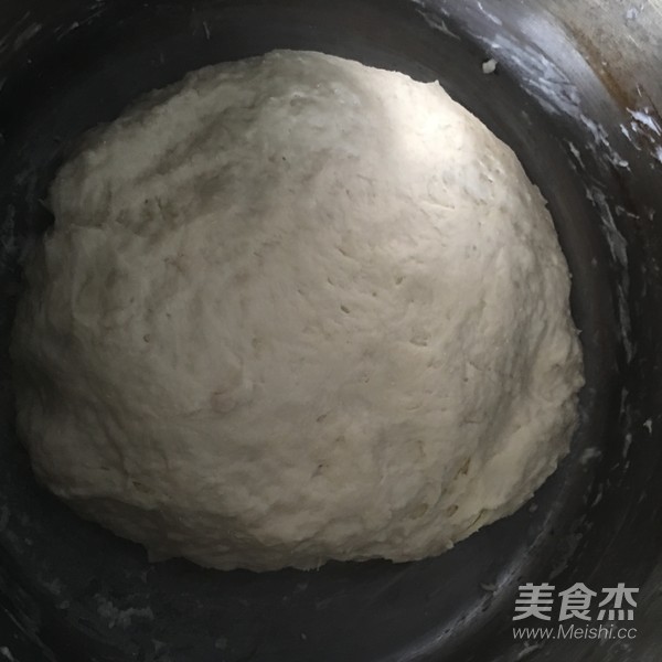 解饞的薺菜肉包子的做法-咸鮮味蒸菜譜