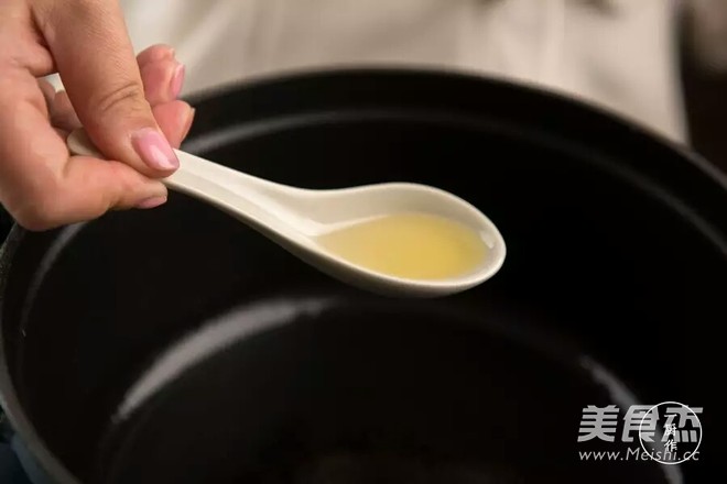 鑄鐵鍋版干鍋手撕包菜的做法-酸辣味干鍋菜譜-易網健康養生網 鑄鐵鍋版干鍋手撕包菜的做法-酸辣味干鍋菜譜