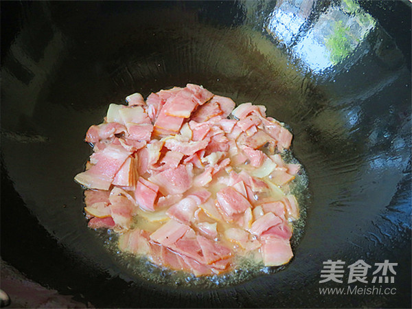 培根炒秋葵的做法-家常味炒菜譜