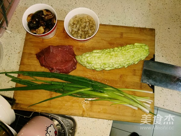 牛肉苦瓜燒的做法-咸鮮味燒菜譜-易網<a href=http://www.jsjjzhkt.cn/ target=_blank class=infotextkey>健康養生</a>網 牛肉苦瓜燒的做法-咸鮮味燒菜譜