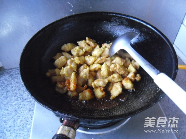 糖醋雞丁的做法-家常味炸菜譜-易網健康養生網 糖醋雞丁的做法-家常味炸菜譜