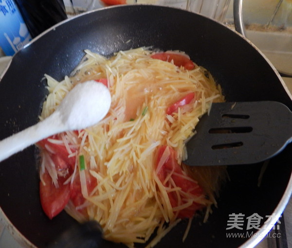 西紅柿炒土豆絲的做法-家常味炒菜譜-易網(wǎng)健康養(yǎng)生網(wǎng) 西紅柿炒土豆絲的做法-家常味炒菜譜