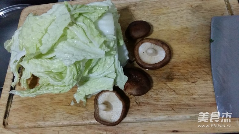 白菜香菇濃湯餃子的做法-咸鮮味煮菜譜-易網健康養生網 白菜香菇濃湯餃子的做法-咸鮮味煮菜譜