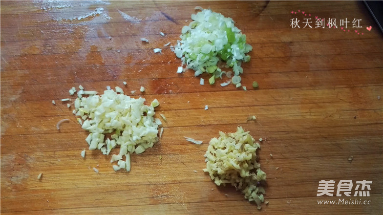 茄汁西葫蘆雞肉餅的做法-茄汁味煎菜譜-易網(wǎng)健康養(yǎng)生網(wǎng) 茄汁西葫蘆雞肉餅的做法-茄汁味煎菜譜