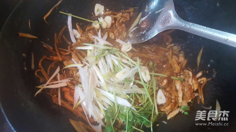 東北姜絲肉的做法-家常味炒菜譜