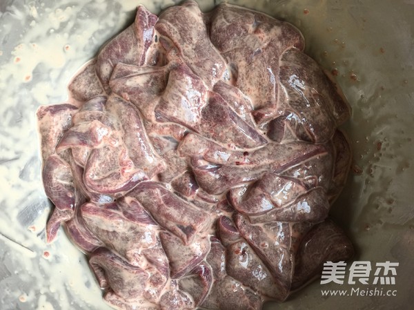 火爆豬肝的做法-香辣味炒菜譜