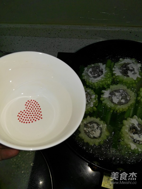 牛肉苦瓜燒的做法-咸鮮味燒菜譜-易網健康養生網 牛肉苦瓜燒的做法-咸鮮味燒菜譜