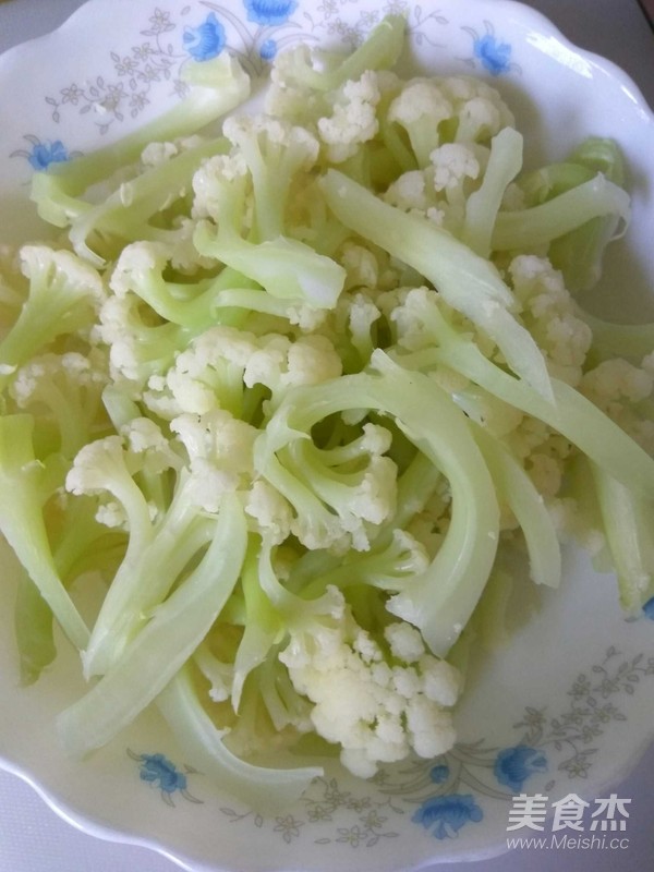 肉炒有機(jī)菜花的做法-家常味炒菜譜