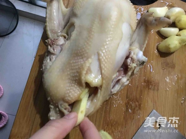 燉童子雞湯的做法-咸鮮味燉菜譜-易網健康養生網 燉童子雞湯的做法-咸鮮味燉菜譜