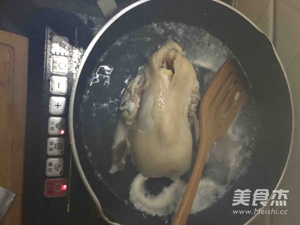 燉童子雞湯的做法-咸鮮味燉菜譜-易網健康養生網 燉童子雞湯的做法-咸鮮味燉菜譜