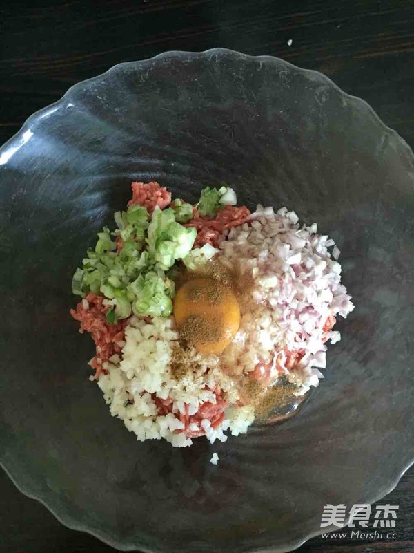 千層牛肉酥餅的做法-五香味烤菜譜-易網健康養生網 千層牛肉酥餅的做法-五香味烤菜譜