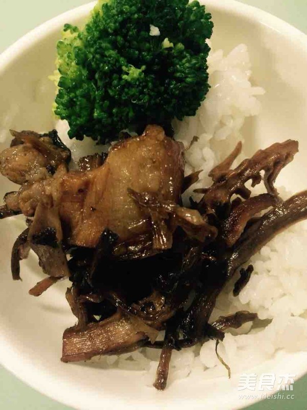 不油膩超下飯～梅干菜扣肉的做法-醬香味蒸菜譜