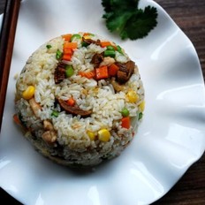 星級(jí)酒店野生牛肝菌炒飯的做法-家常味炒菜譜