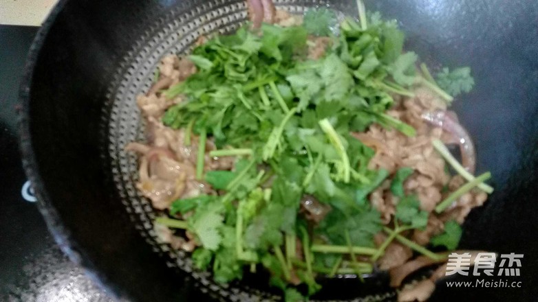 炒羊肉片的做法-蔥香味炒菜譜-易網健康養生網 炒羊肉片的做法-蔥香味炒菜譜