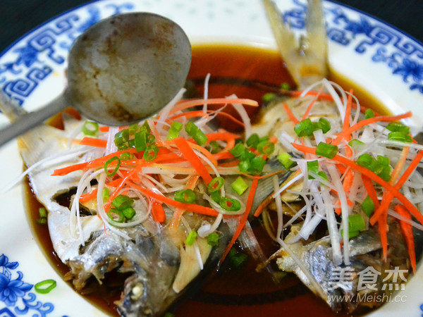 健康美味的清蒸鯧魚的做法-咸鮮味蒸菜譜-易網健康養生網 健康美味的清蒸鯧魚的做法-咸鮮味蒸菜譜