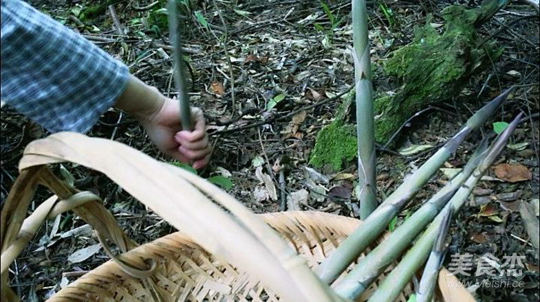 筍干炒回鍋肉的做法-家常味炒菜譜-易網(wǎng)<a href=http://www.jsjjzhkt.cn/ target=_blank class=infotextkey>健康養(yǎng)生</a>網(wǎng) 筍干炒回鍋肉的做法-家常味炒菜譜