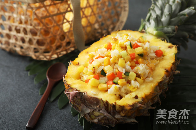 炒飯界明星—菠蘿炒飯的做法-家常味炒菜譜