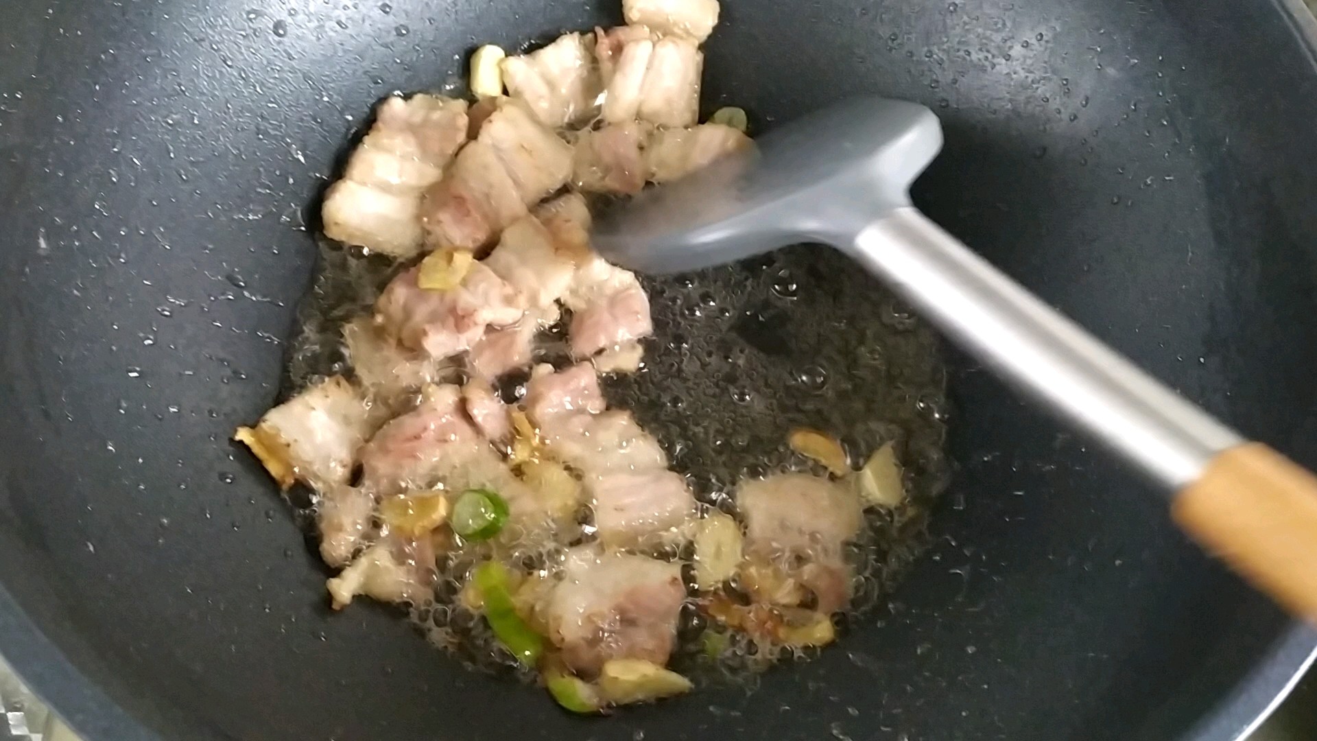 干鍋花菜的做法-香辣味燒菜譜-易網健康養生網 干鍋花菜的做法-香辣味燒菜譜