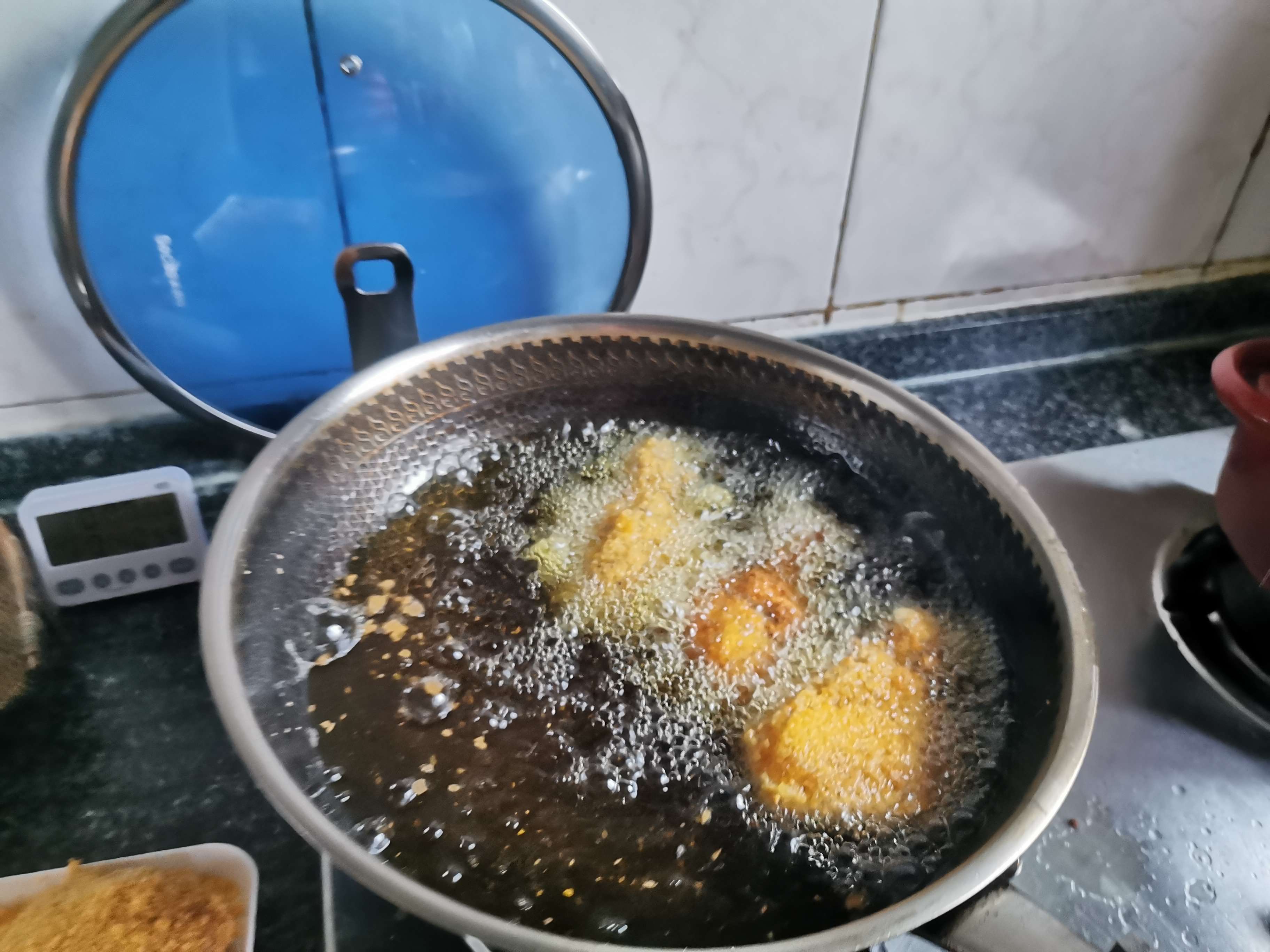 脆皮雞腿的做法-黑椒味炸菜譜-易網健康養生網 脆皮雞腿的做法-黑椒味炸菜譜