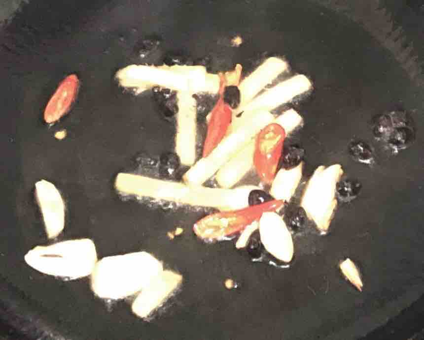 西蘭花炒魷魚的做法-咸鮮味炒菜譜