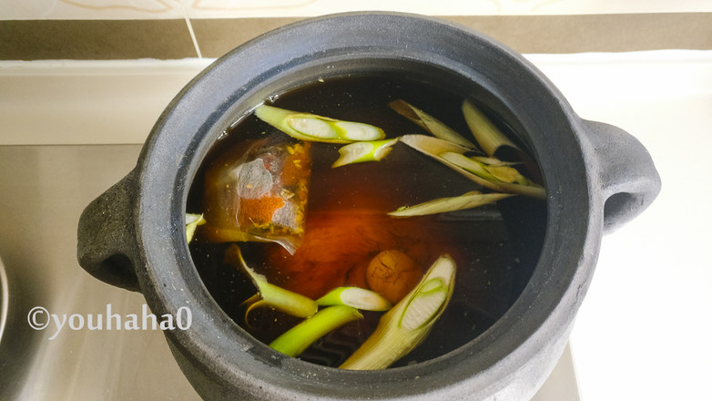 東坡發(fā)財(cái)肘子的做法-家常味燉菜譜-易網(wǎng)健康養(yǎng)生網(wǎng) 東坡發(fā)財(cái)肘子的做法-家常味燉菜譜