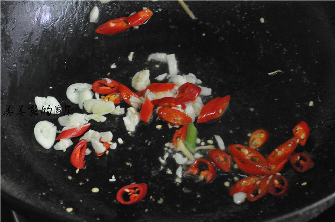 芹菜炒蝦仁的做法-家常味炒菜譜-易網健康養生網 芹菜炒蝦仁的做法-家常味炒菜譜