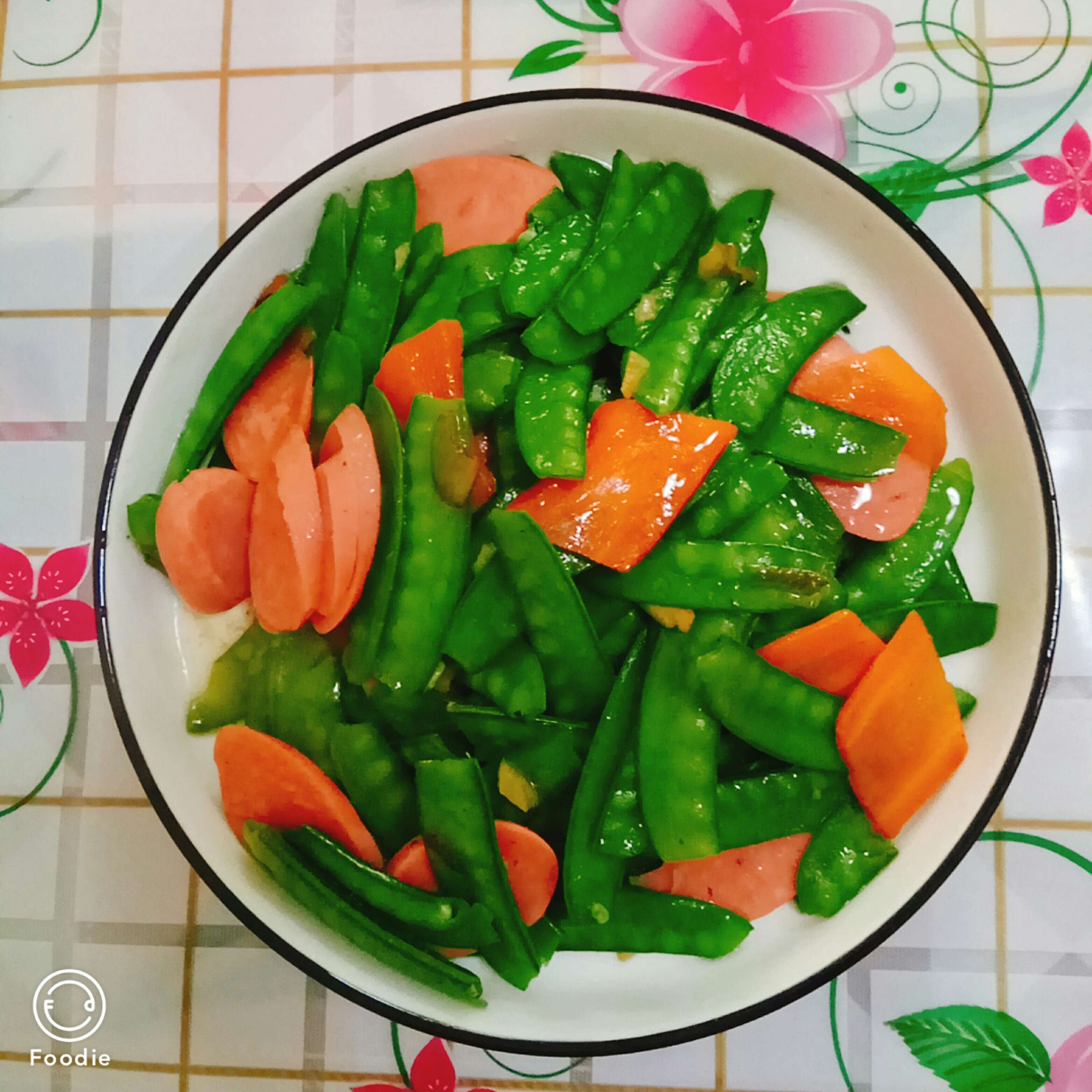 荷蘭豆火腿腸的做法-家常味炒菜譜-易網健康養生網 荷蘭豆火腿腸的做法-家常味炒菜譜