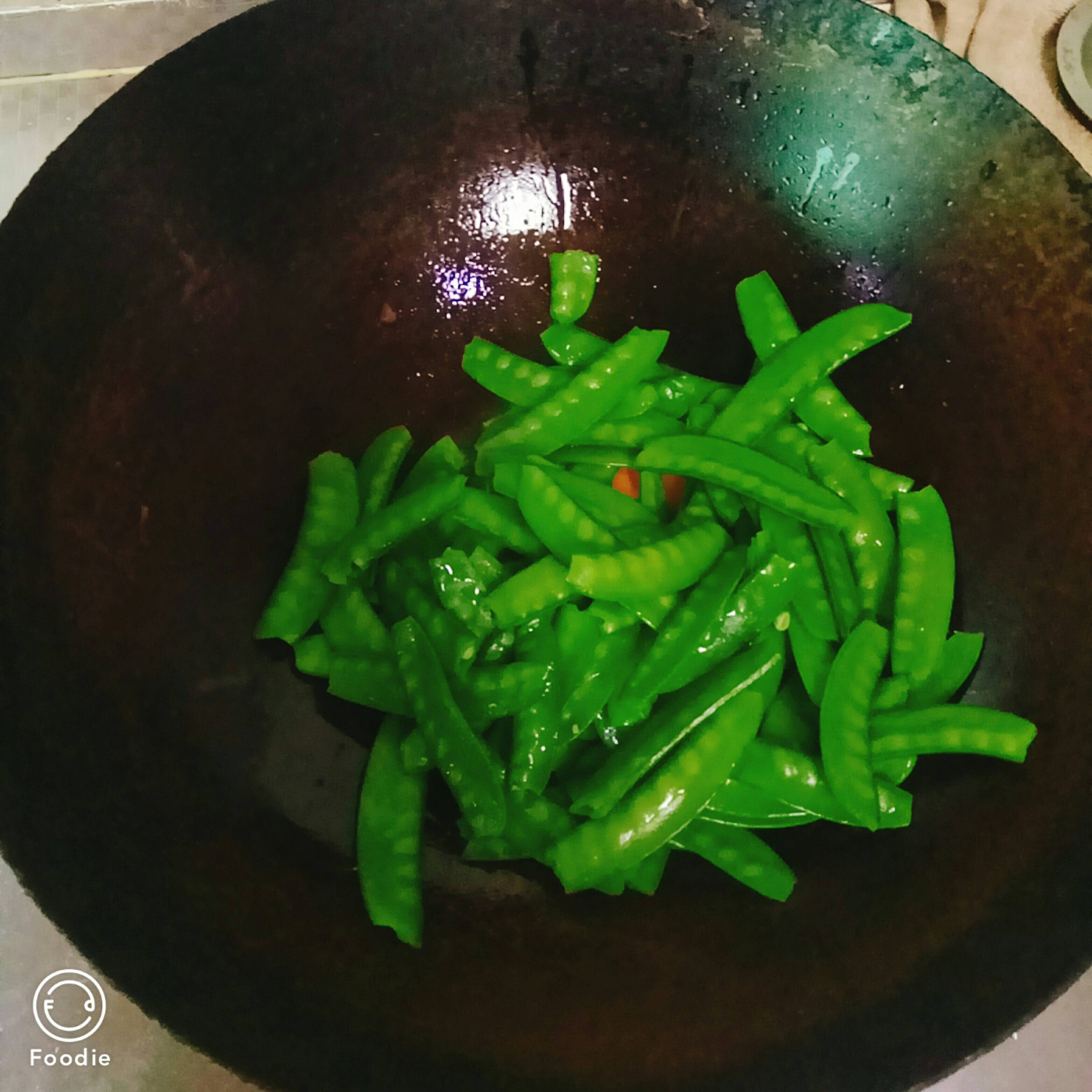 荷蘭豆火腿腸的做法-家常味炒菜譜-易網健康養生網 荷蘭豆火腿腸的做法-家常味炒菜譜