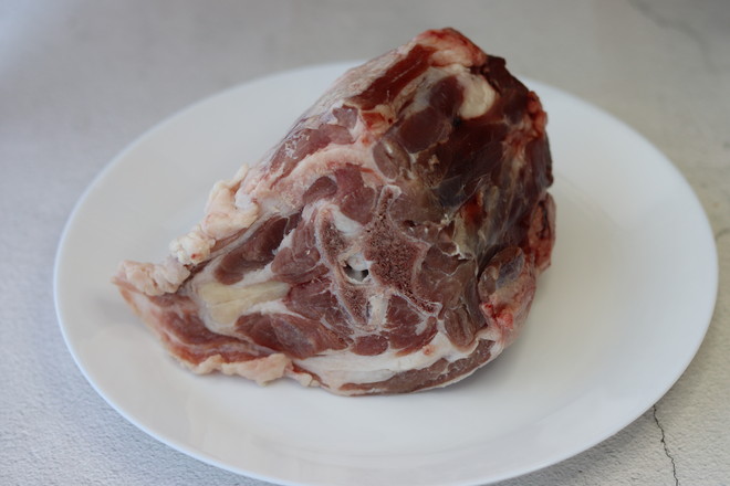 醬羊脖骨的做法-家常味燉菜譜-易網<a href=http://www.jsjjzhkt.cn/ target=_blank class=infotextkey>健康養生</a>網 醬羊脖骨的做法-家常味燉菜譜