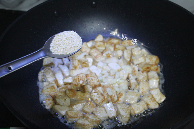 孜然小蔥煎豆腐的做法-家常味煎菜譜-易網健康養生網 孜然小蔥煎豆腐的做法-家常味煎菜譜