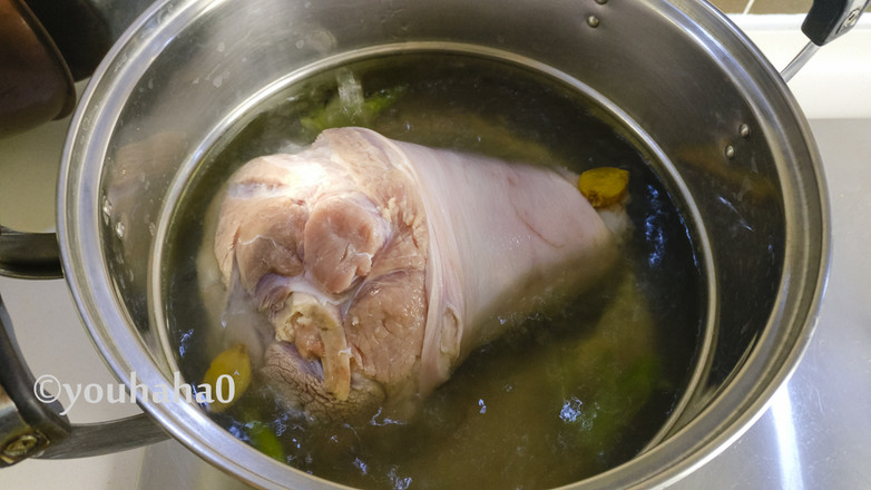 東坡發(fā)財(cái)肘子的做法-家常味燉菜譜-易網(wǎng)健康養(yǎng)生網(wǎng) 東坡發(fā)財(cái)肘子的做法-家常味燉菜譜