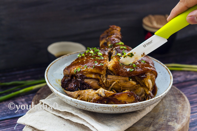 東坡發(fā)財(cái)肘子的做法-家常味燉菜譜-易網(wǎng)健康養(yǎng)生網(wǎng) 東坡發(fā)財(cái)肘子的做法-家常味燉菜譜