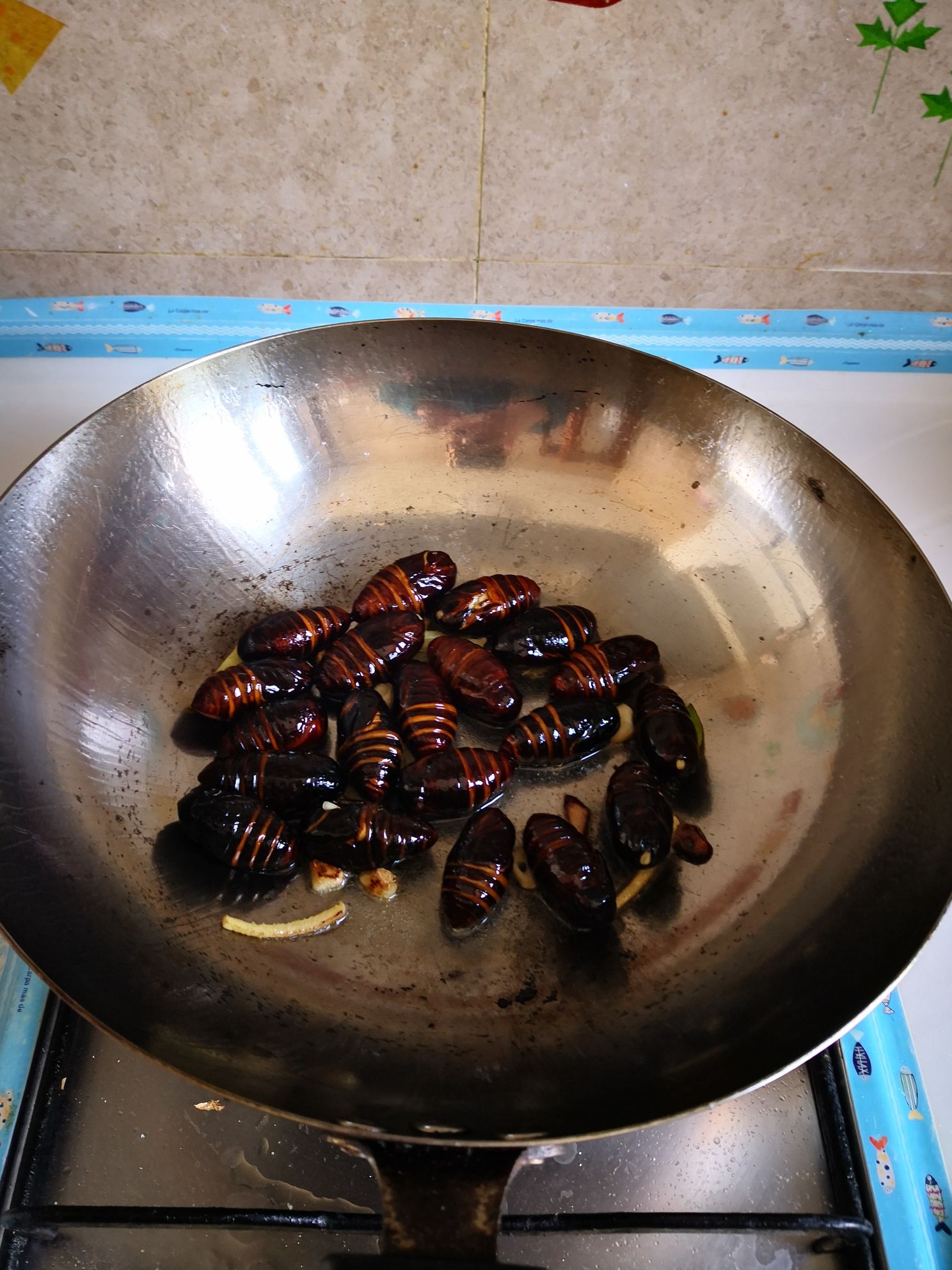 蔥香繭蛹的做法-家常味炒菜譜-易網健康養生網 蔥香繭蛹的做法-家常味炒菜譜