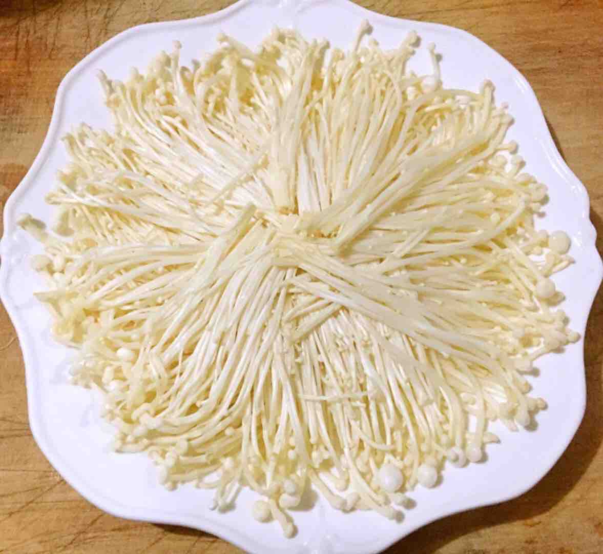 蒜蓉海蝦蒸金針菇的做法-家常味蒸菜譜-易網(wǎng)健康養(yǎng)生網(wǎng) 蒜蓉海蝦蒸金針菇的做法-家常味蒸菜譜