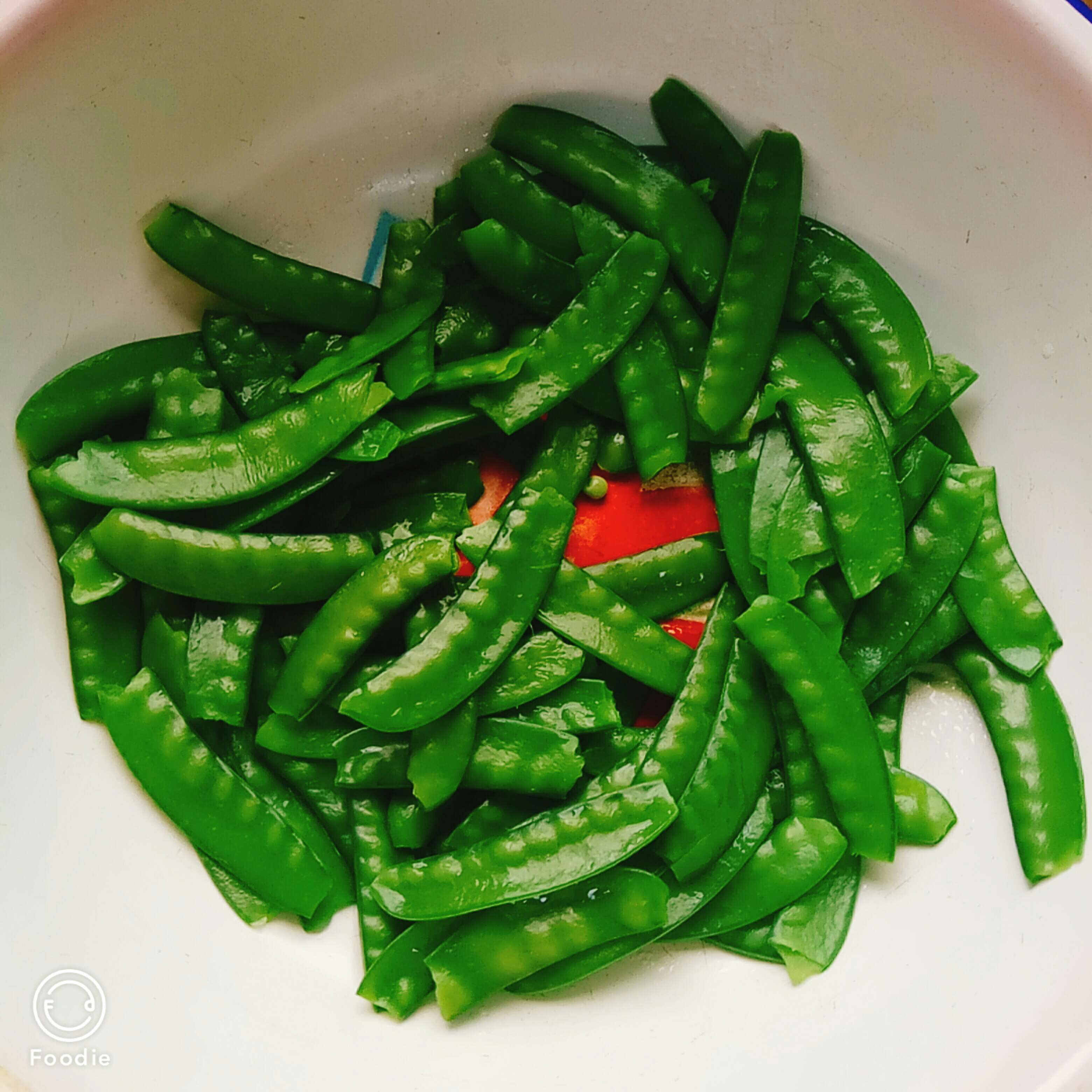 荷蘭豆火腿腸的做法-家常味炒菜譜-易網<a href=http://www.jsjjzhkt.cn/ target=_blank class=infotextkey>健康養生</a>網 荷蘭豆火腿腸的做法-家常味炒菜譜